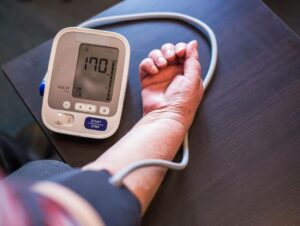 علائم فشار خون بالا + درمان